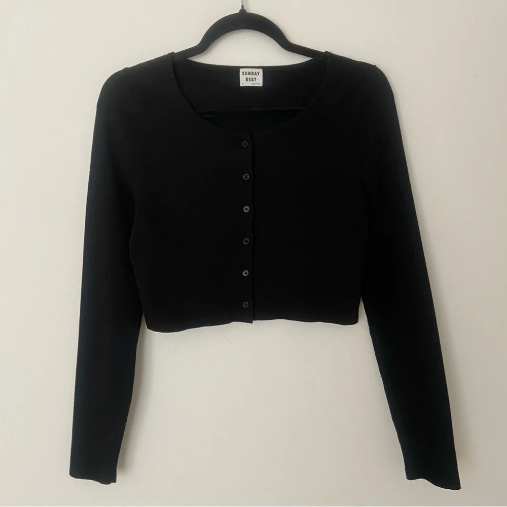 Aritzia Sunday Best Izzy Cardigan Cropped Button Up Black size Medium - Picture 8 of 8